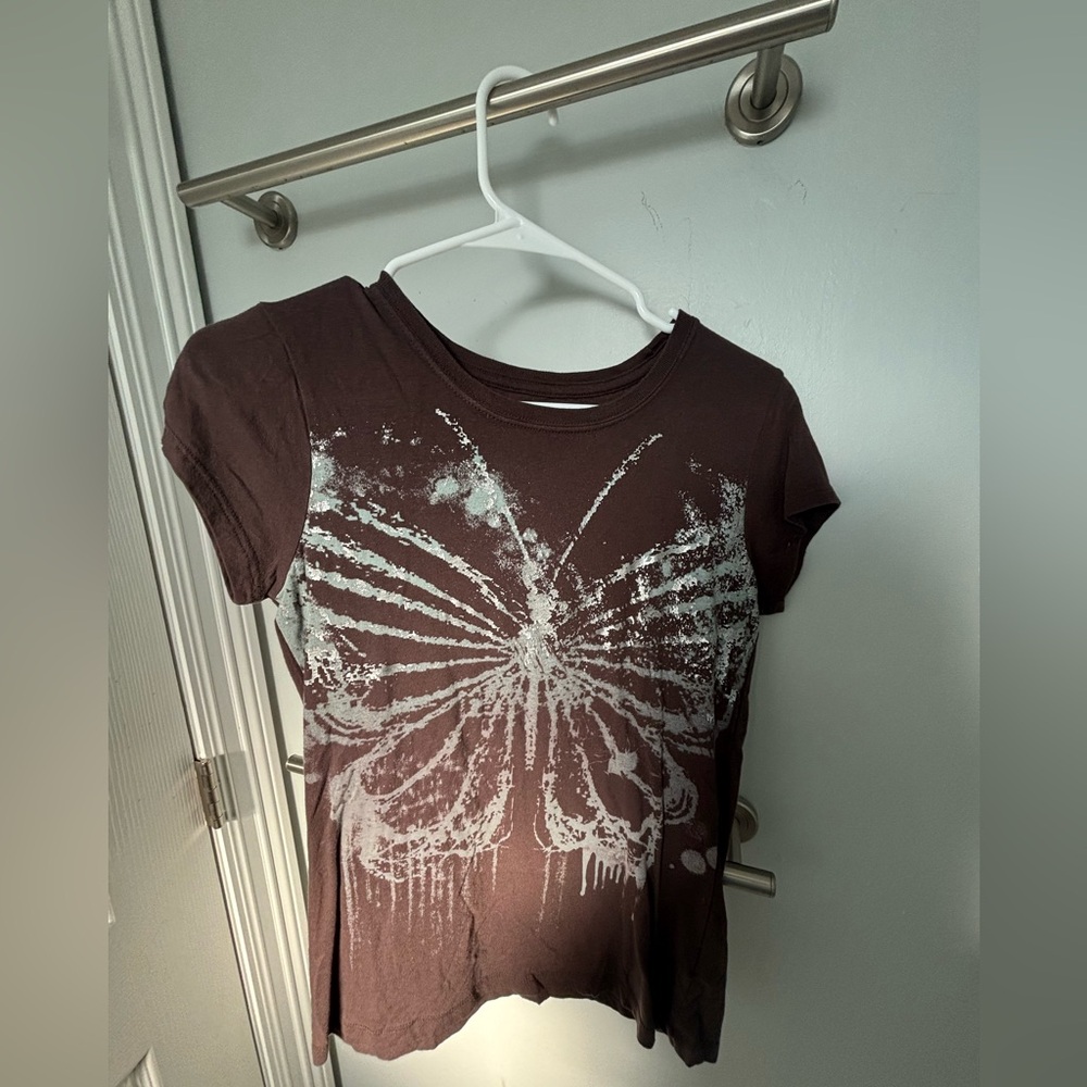 Mudd Chocolate Brown Tee with Artistic White Accents